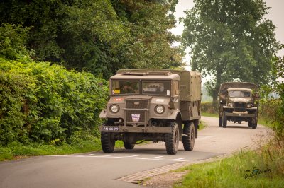 Legerauto's op de Boskwei in Sumar - foto 4